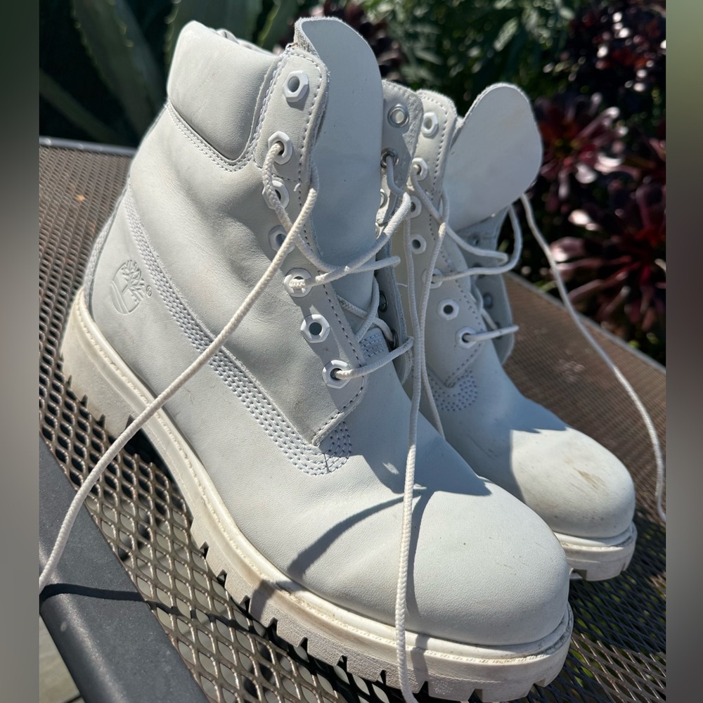 Timberland white/greyish Lug Sole Boots leather upper US9.5